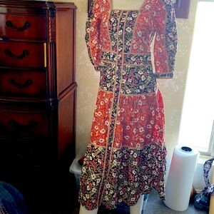 Tiered midi dress by Glamourous